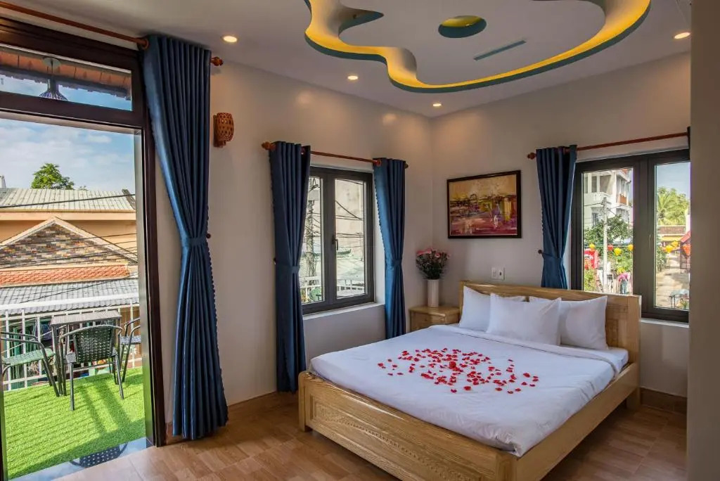 Minh An Riverside Villa