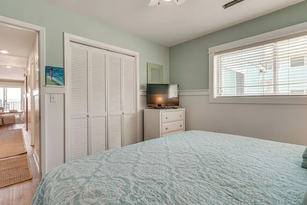 Sandy Oceanfront 2nd FL 1BR W/pool at The Riggings