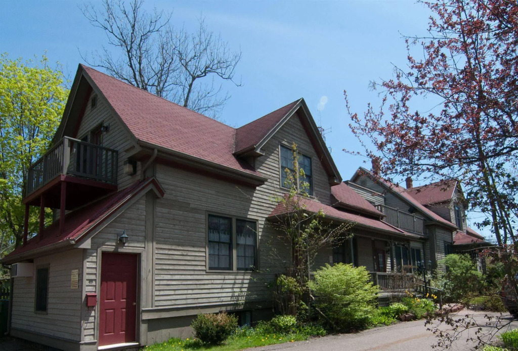 Shipwright Inn