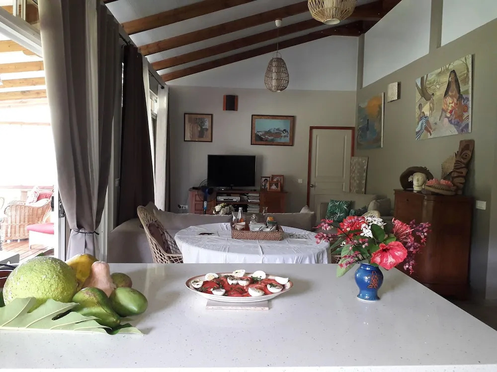 Mihinoa House