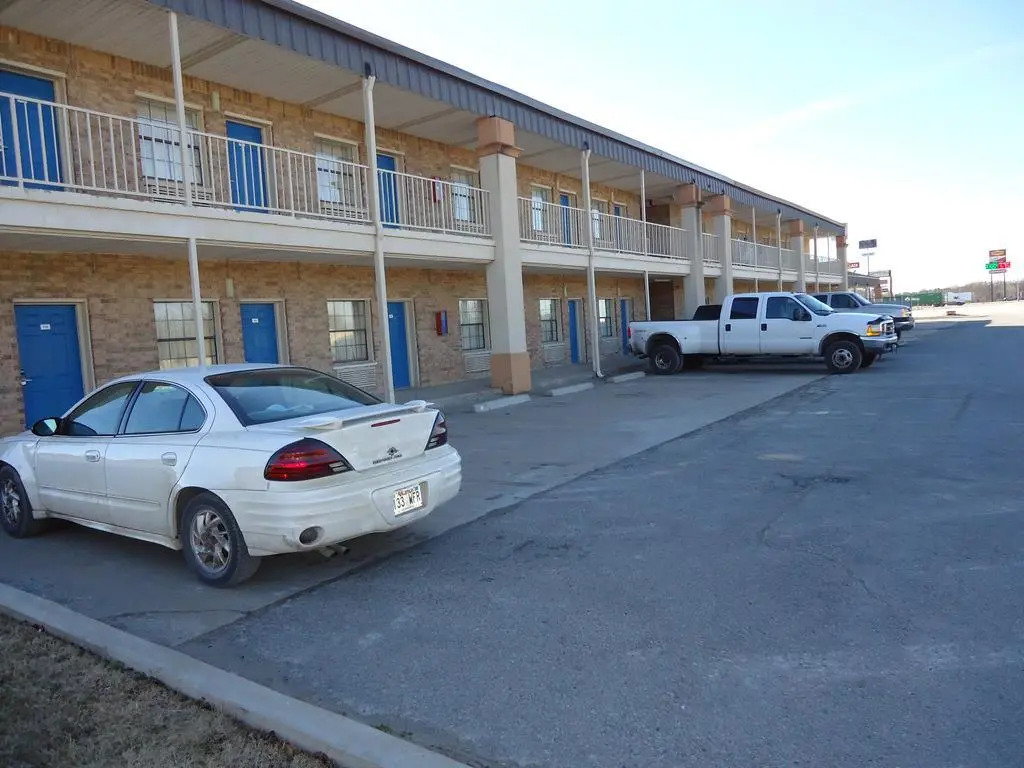 Walnut Inn - Checotah