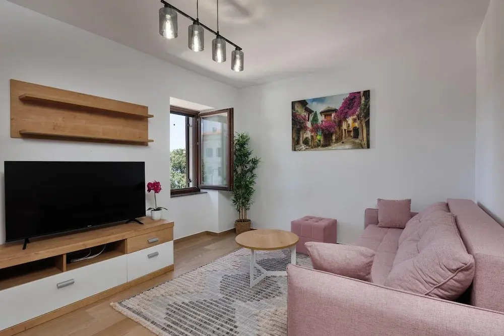 Seafront Apartment Nana 2