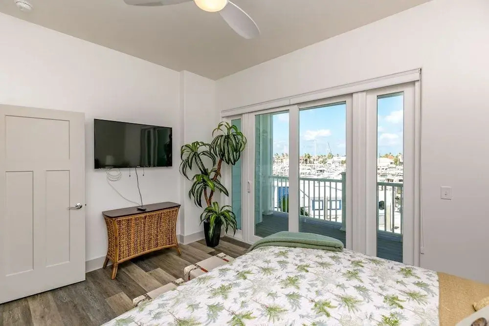 200 Piper Blvd House Unit C5 - 3 Br townhouse by RedAwning