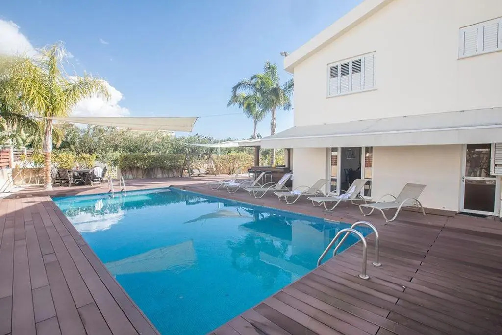 Villa Magusta - Modern 4 Bedroom Ayia Thekla Villa With Pool