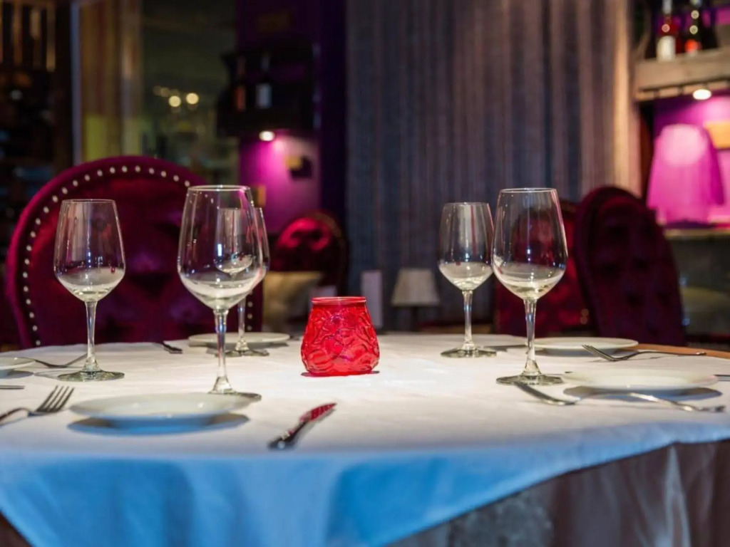 Crown Diamond Hotel