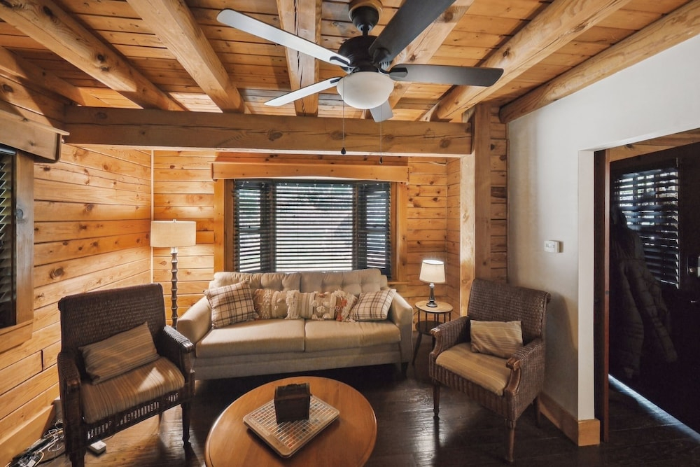 Cushing Home Family Cabin Near Wachusett Mtn 4 Bedroom Home