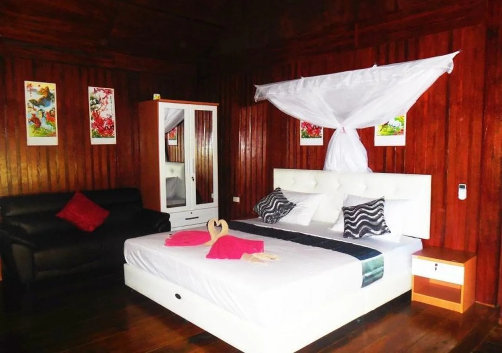 Zanom Sunrise Beach Resort