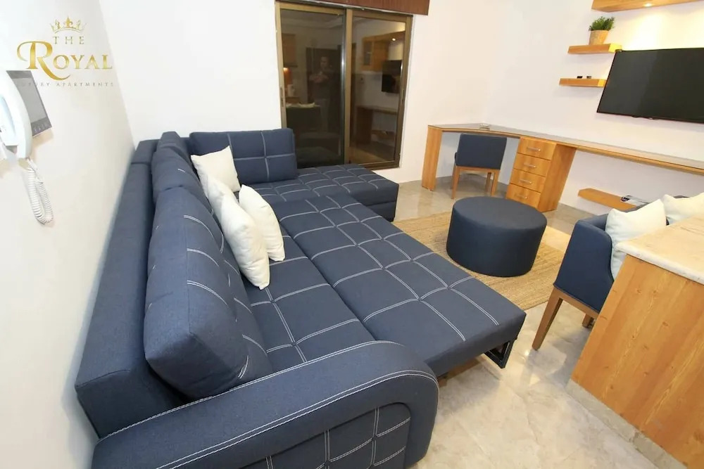 Royal Luxury Apartments & Studios