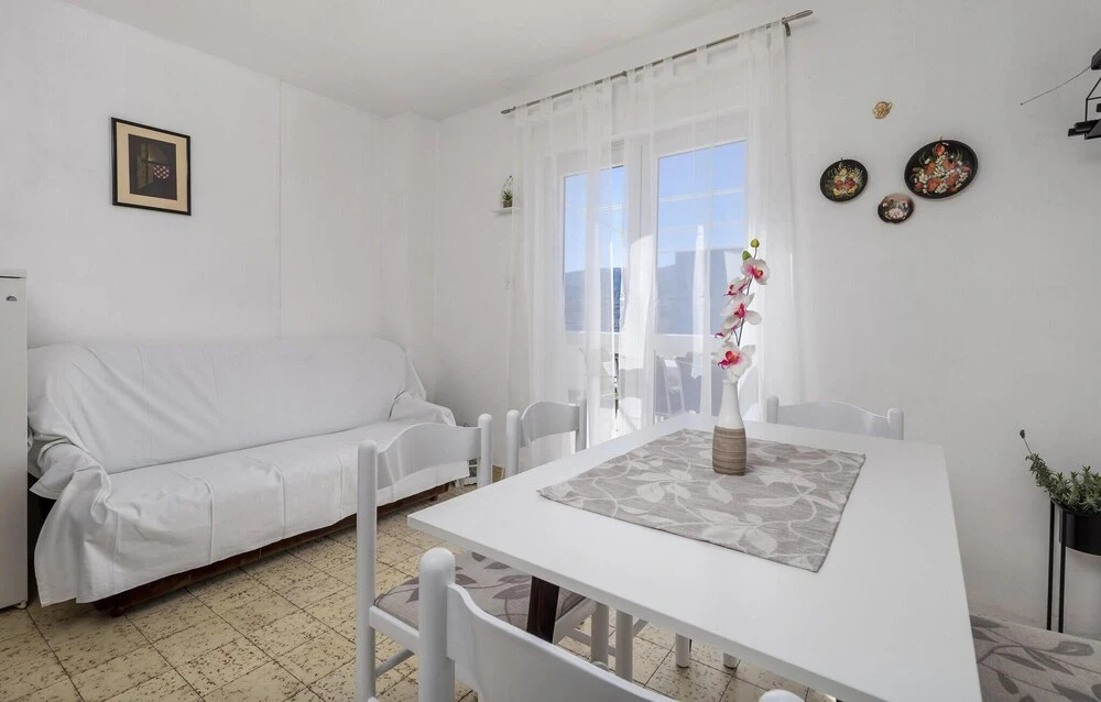 Awesome Apartment in Pag With Wifi and 3 Bedrooms