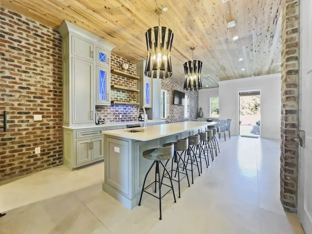 Summer Wind 7 Bedroom Home by RedAwning