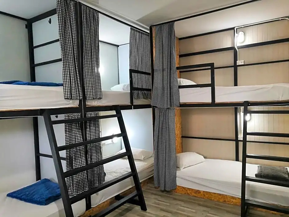 Backpack Hostel Kohyaoyai
