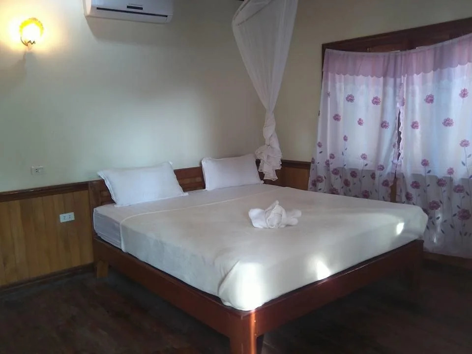 Nongsak Riverside Guesthouse & Nongsak Guesthouse