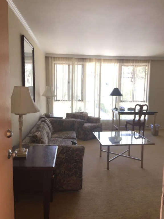 Cal Mar Hotel Suites