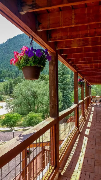 Green Mountain Falls Lodge