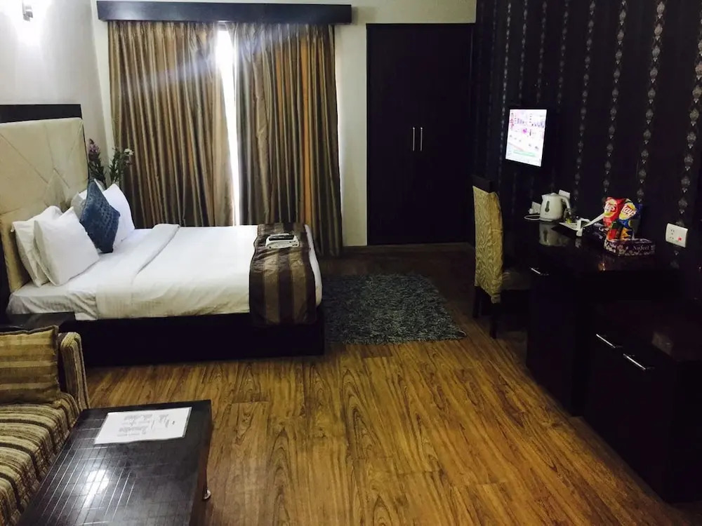 Amazone Residency