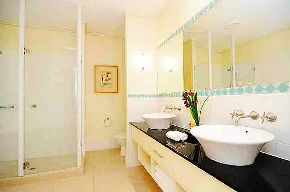 1 Plantation House