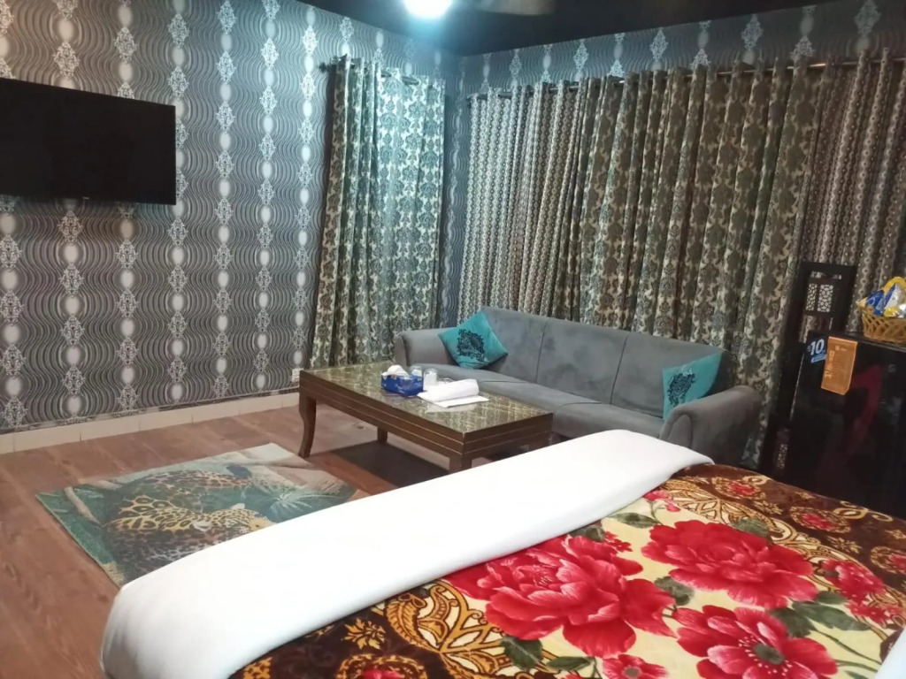Royal Luxury Hotel Lahore