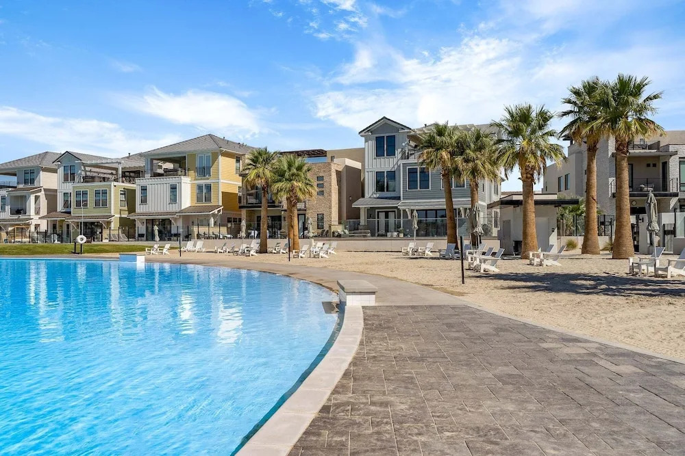 Into The Canyon 3 Bedroom Condo