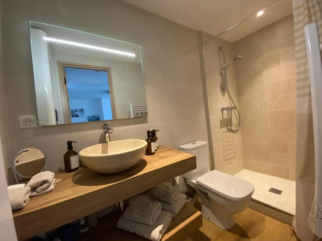 Studio 30 M2 Hyper centre, Neuf, Parking Gratuit, 3 Étoiles