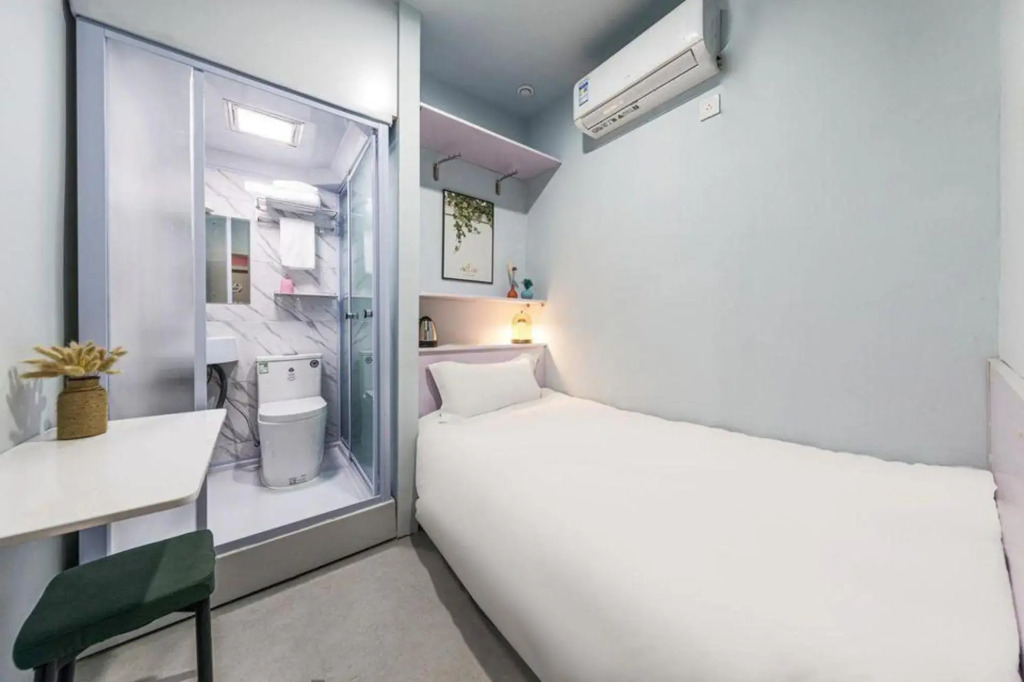 Shigua Hotel Apartment (Gongyuqiao East Subway Station Branch)
