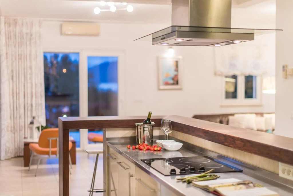 Gumonca in Supetar with 6 bedrooms and 5 bathrooms