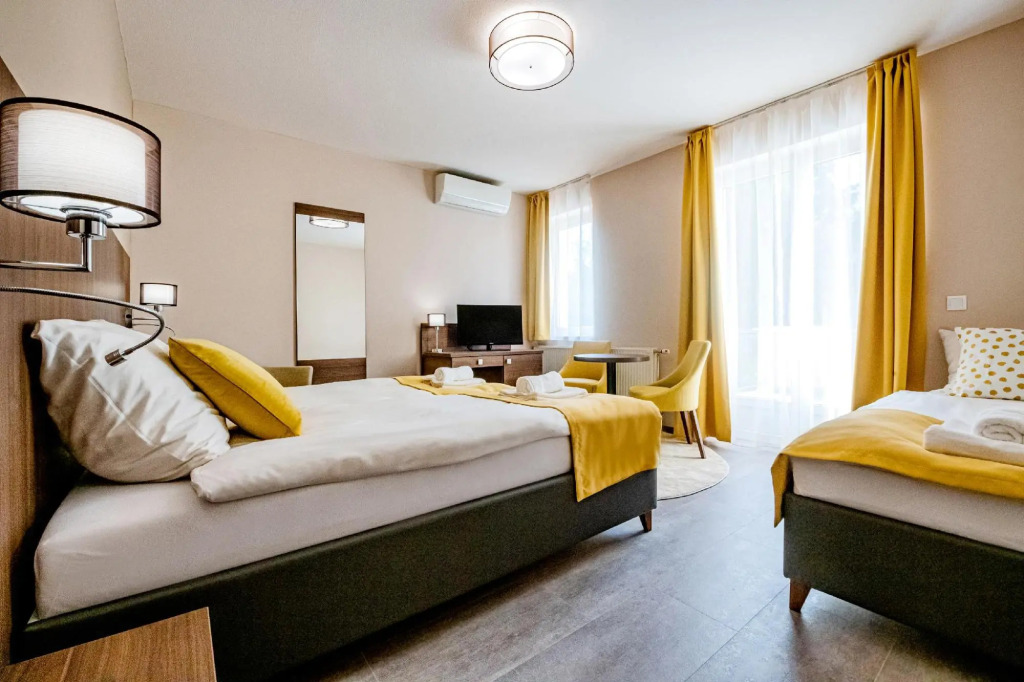 Fürdo Hotel
