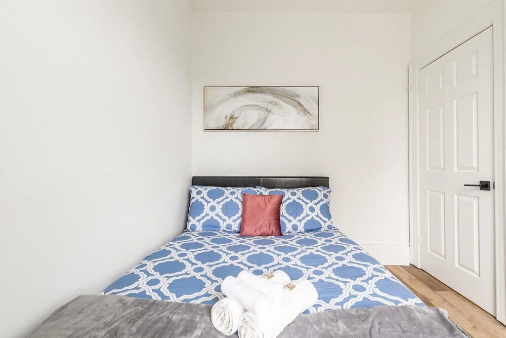 Warm Cozy 2 Bedroom Apartment w Netflix