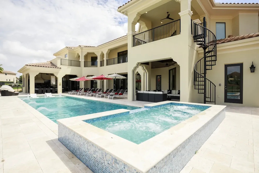 12BR Reunion Pool Home 521 by OVRH