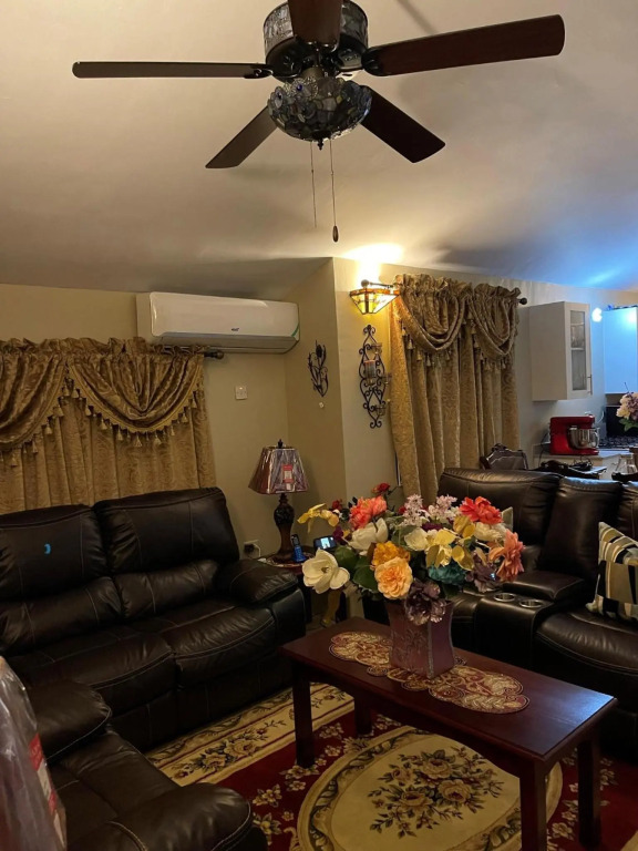 Loveable One-Bedroom House With Air Condition