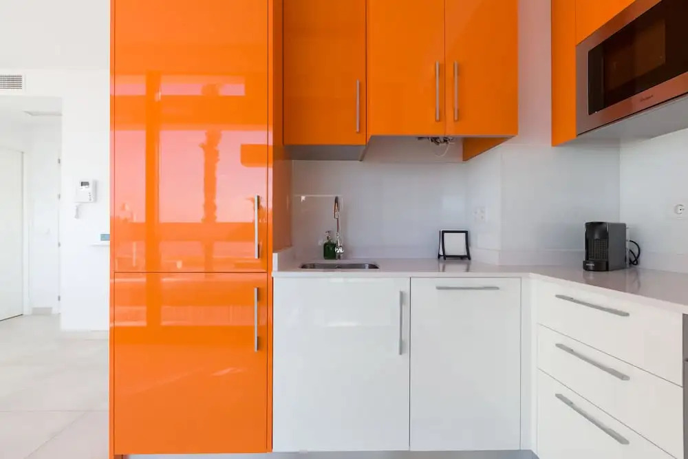 RENTHAS Calabeach Apartment