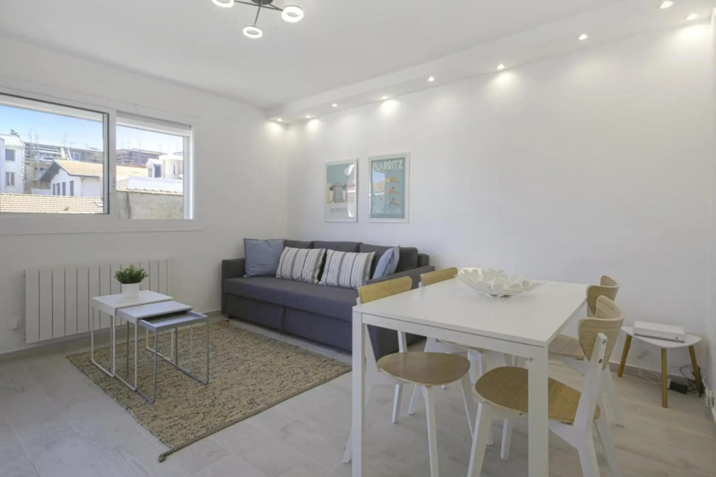 Homey 1-bedroom w balcony close to the beaches of Biarritz Welkeys