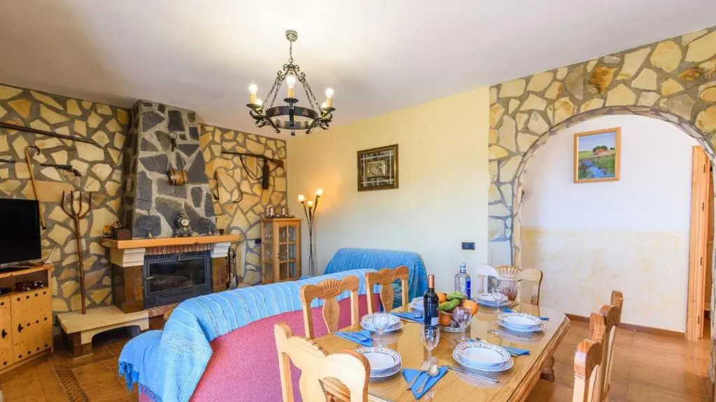 Cortijo La Encina Sayalonga by Ruralidays