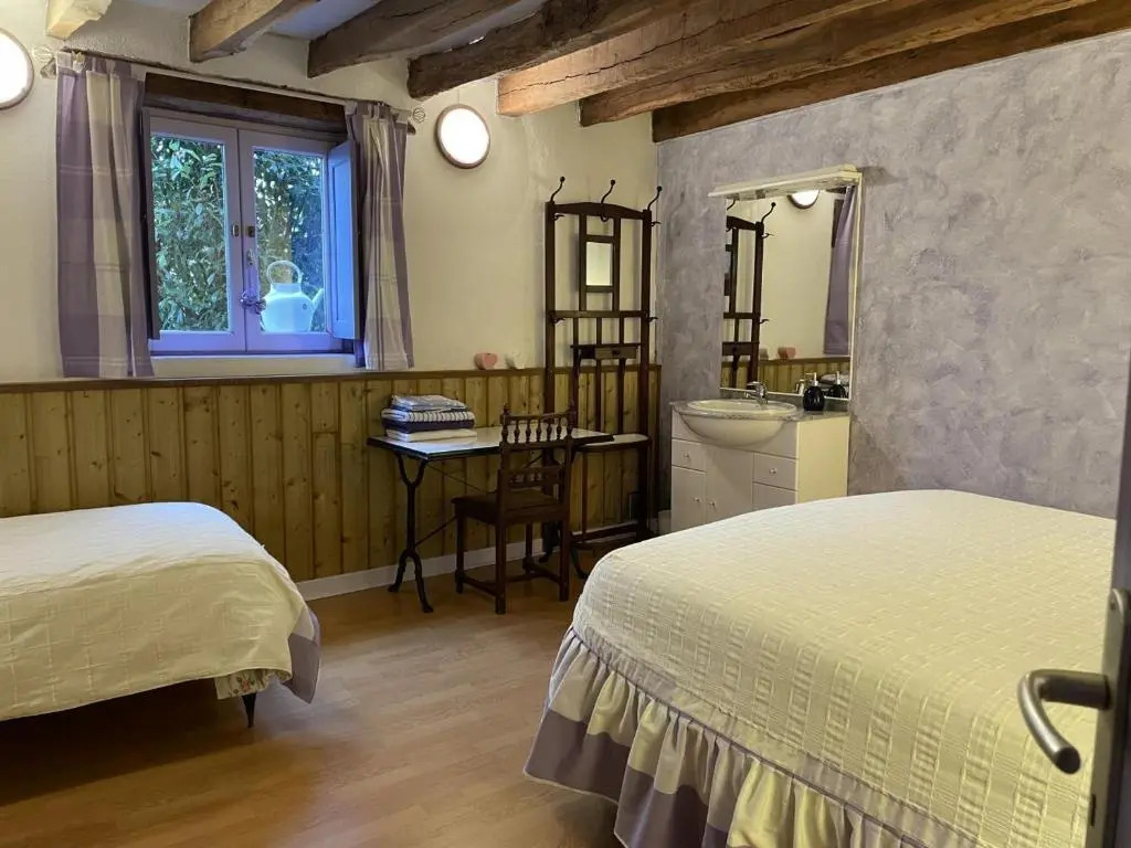 Gîte Noyant-d'Allier, 4 pièces, 9 personnes - FR-1-489-225