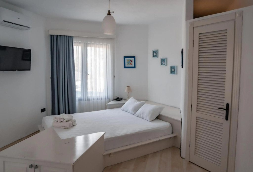 Kefi Beach & Suites