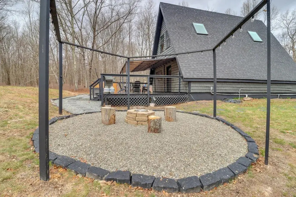 9 Mi to Big Boulder Mtn: A-frame Cabin w/ Hot Tub