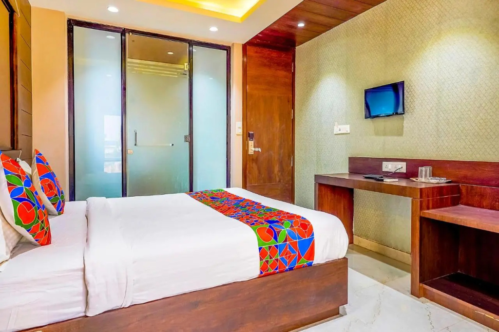FabHotel Eros 211 - Nr Sreebhumi