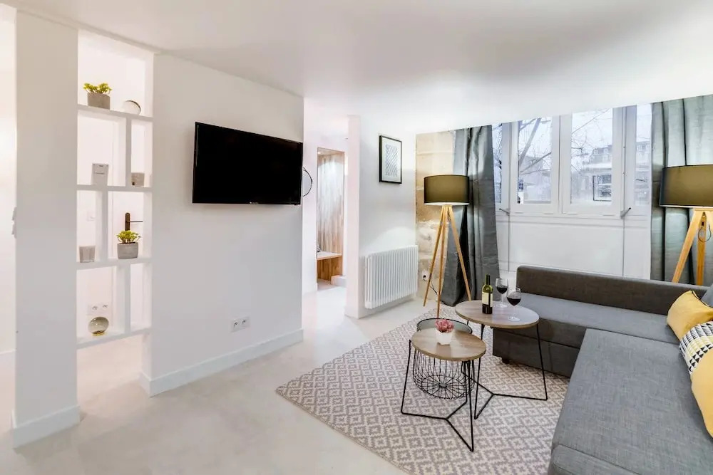Spacious and Charming Flat on île de la Cité