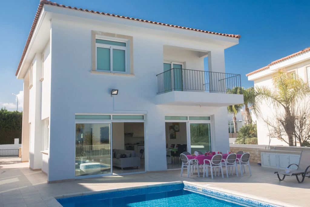 Shaye Frontline Villa