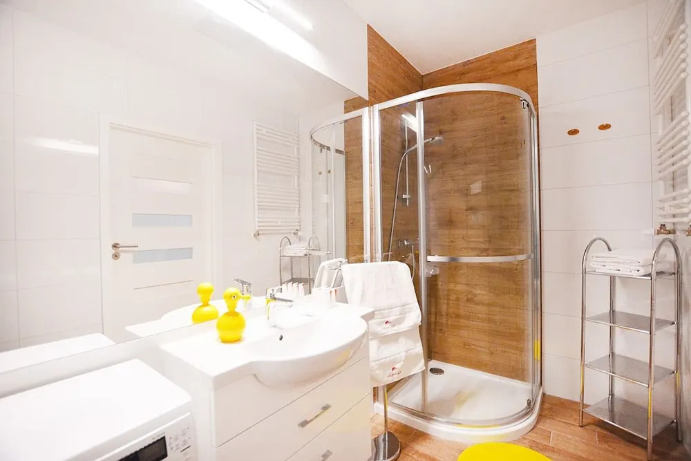 Golden Sun Apartments- Polanki