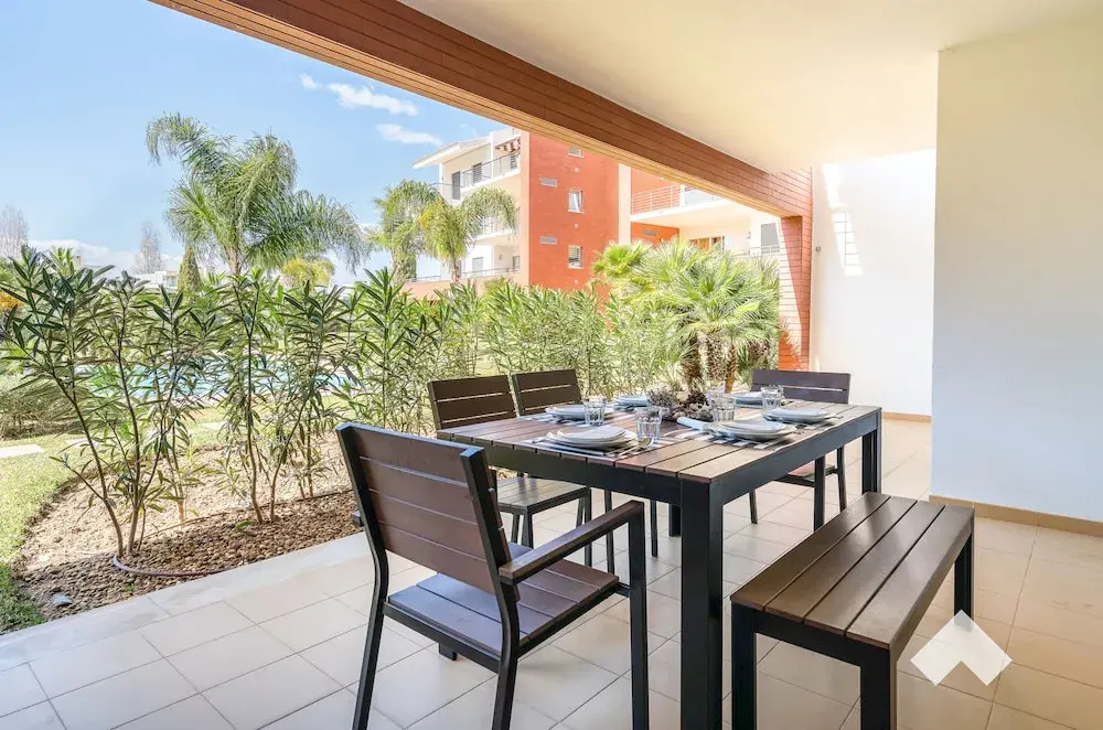 Palm02 · Palm Village Apartment 2 3BD · A/C · Terrace