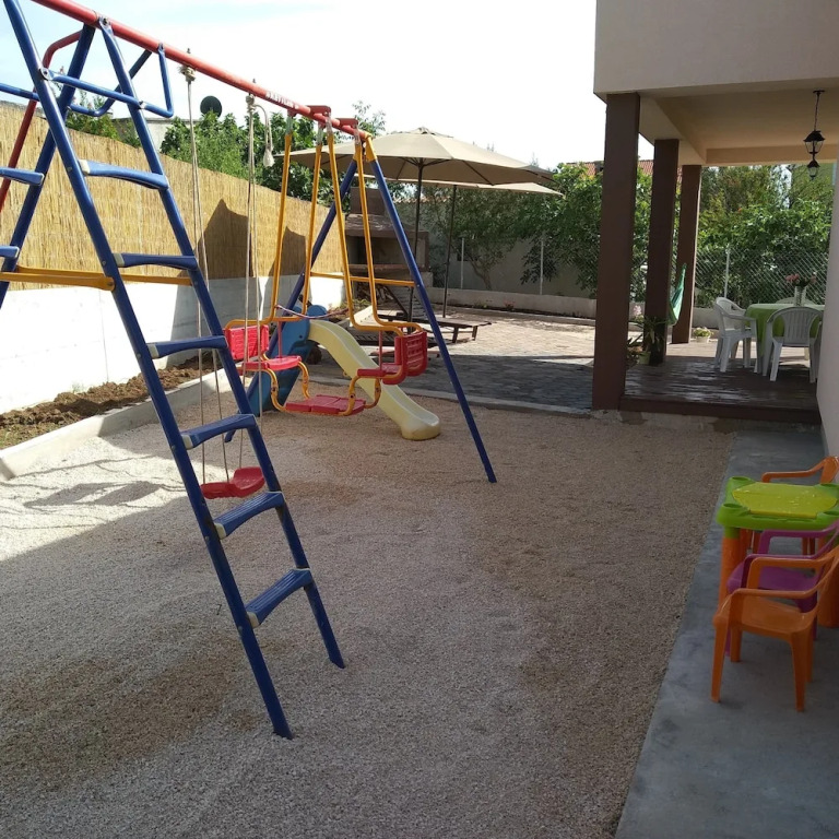 Holiday House Meri