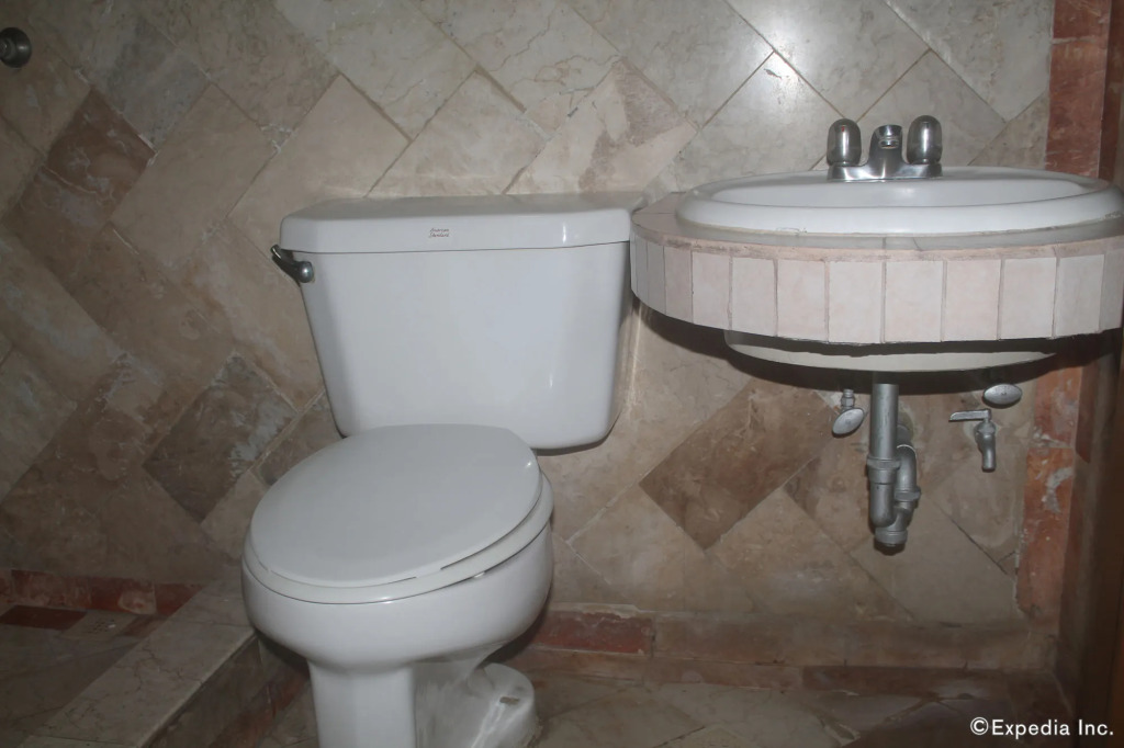 Halina Drive Inn Hotel - Pasay