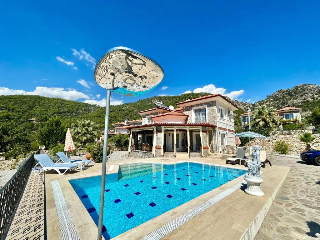 4 Bedroom - 3 Bathroom - 8 Person, Private Pool - Private 1000m2 Garden, DETACHED Villas, Unlimited WiFi - Free Parking