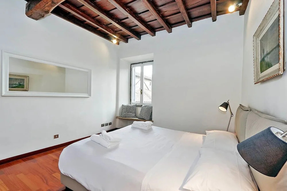 Farnese Elegant Apartment