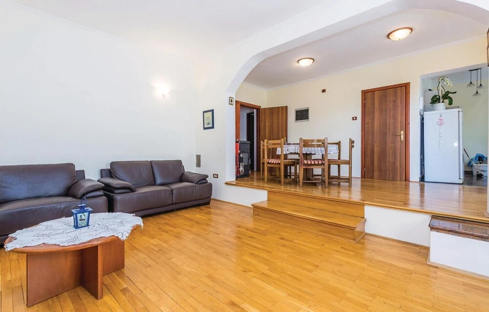 Pet Friendly Home In Spincici
