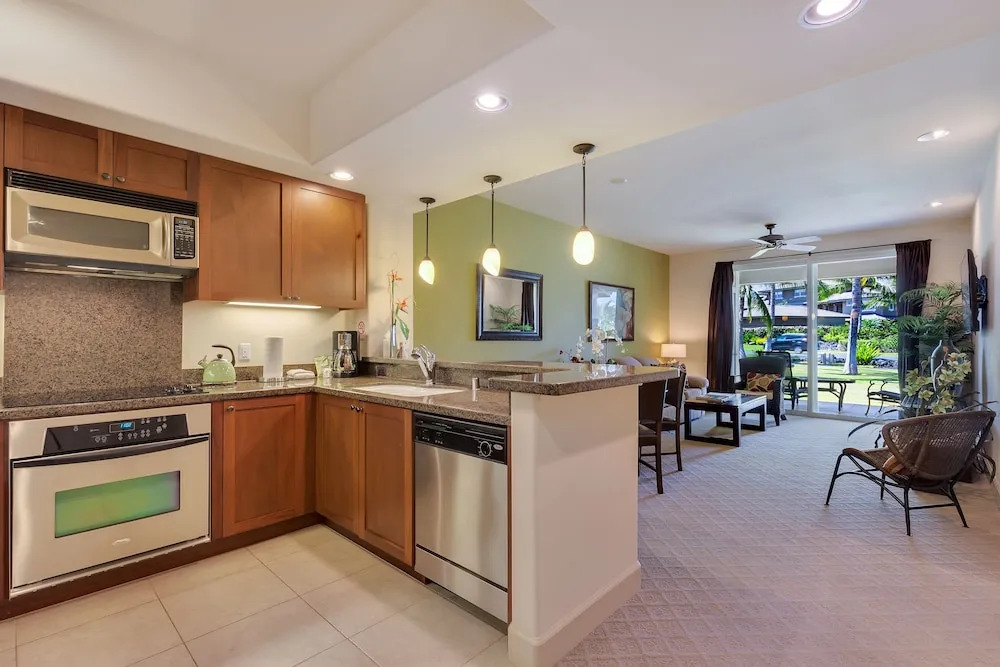 Hali'i Kai at Waikoloa Beach Resort by RedAwning