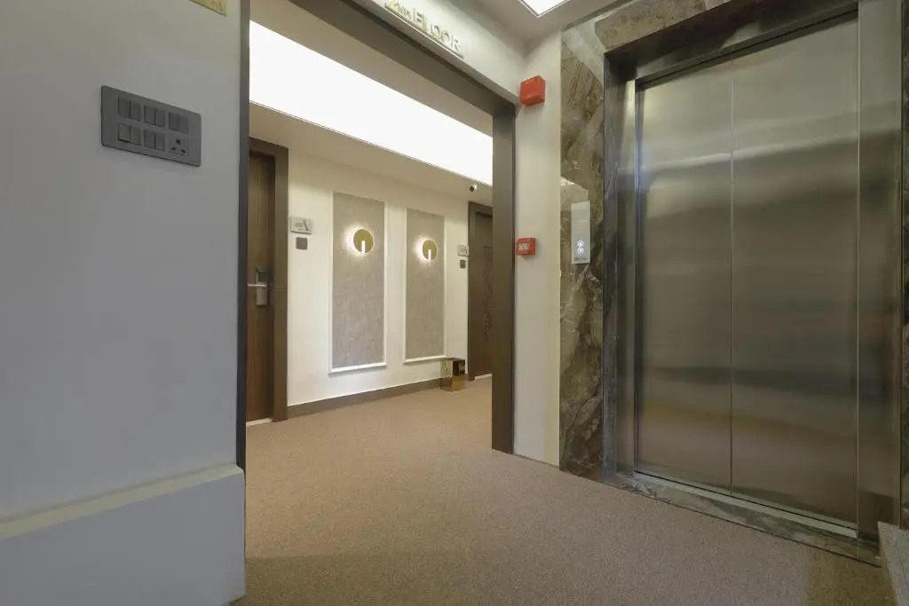 Hotel Ariana Residency