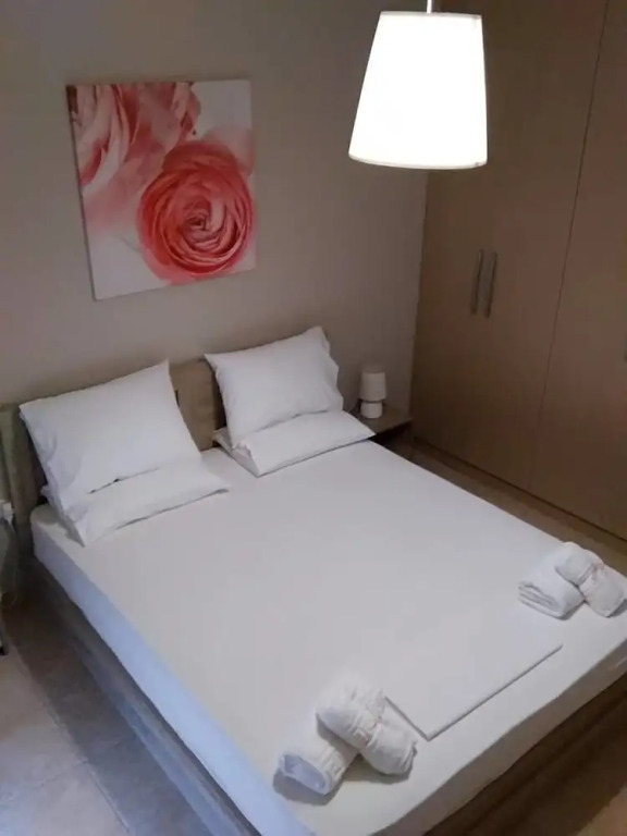 White Rose Apartment- Elegant Apartment