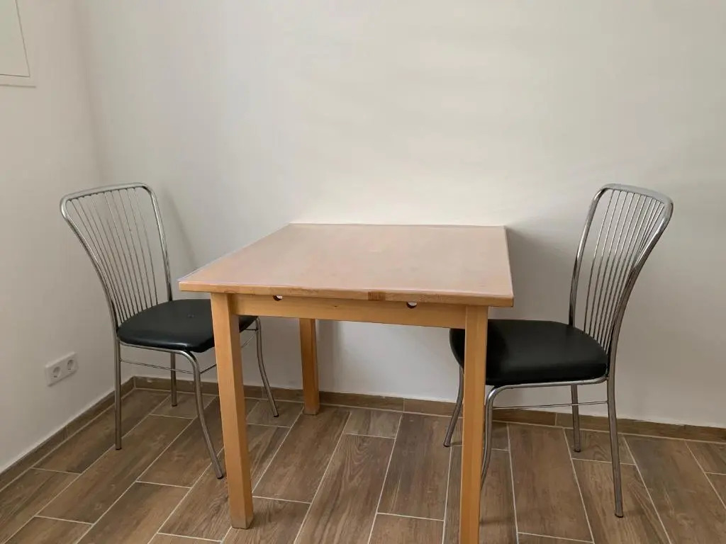 La- Apartment