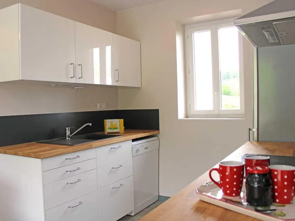 Gîte Chez Mamie avec jardin et terrasse, proche Vichy - FR-1-489-332